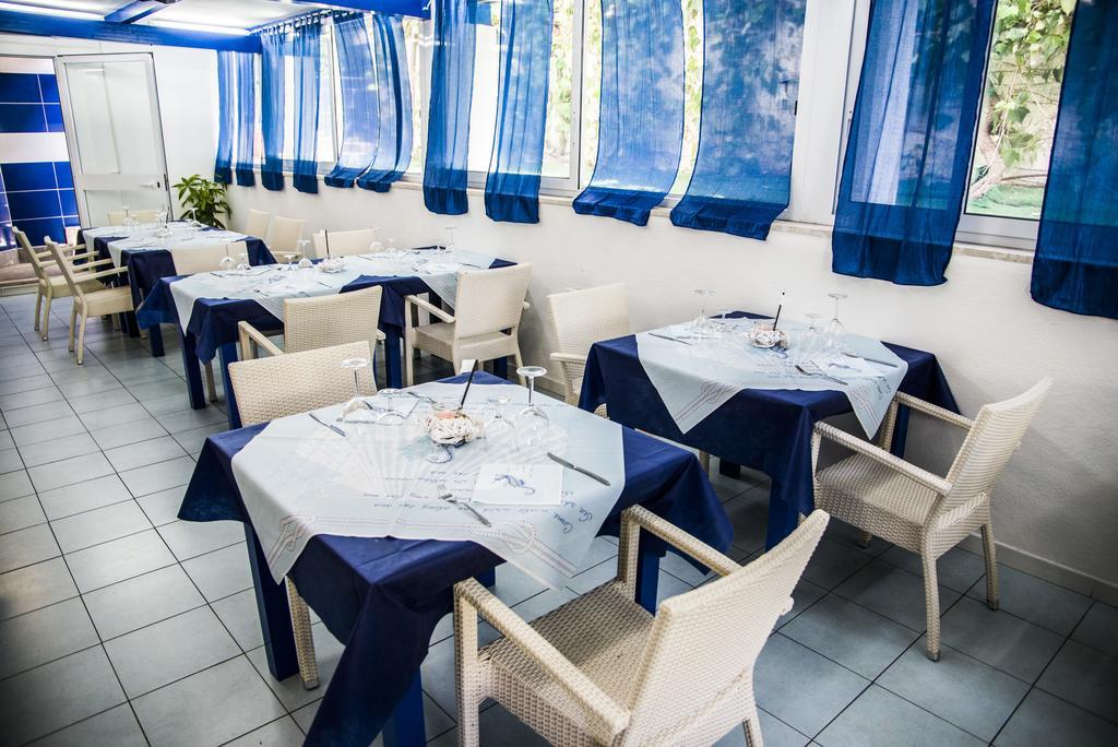 Hotel Ristorante Meson Feliz Terracina Bagian luar foto